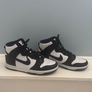 Nike Kids Black and White Sneakers